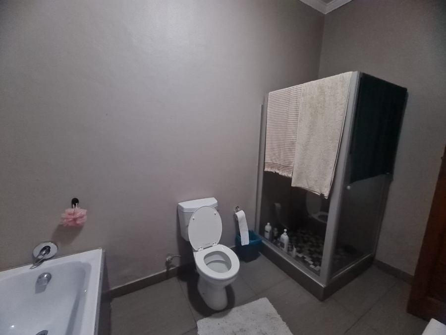 4 Bedroom Property for Sale in Waverley Free State